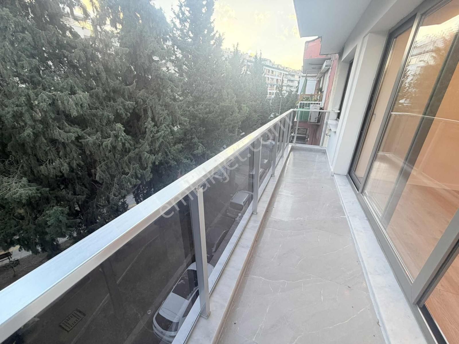 Yeşil Alan Manzaralı Dublex Teraslı 4+1 180 M2 Metro Dibi Daire - Görsel 14
