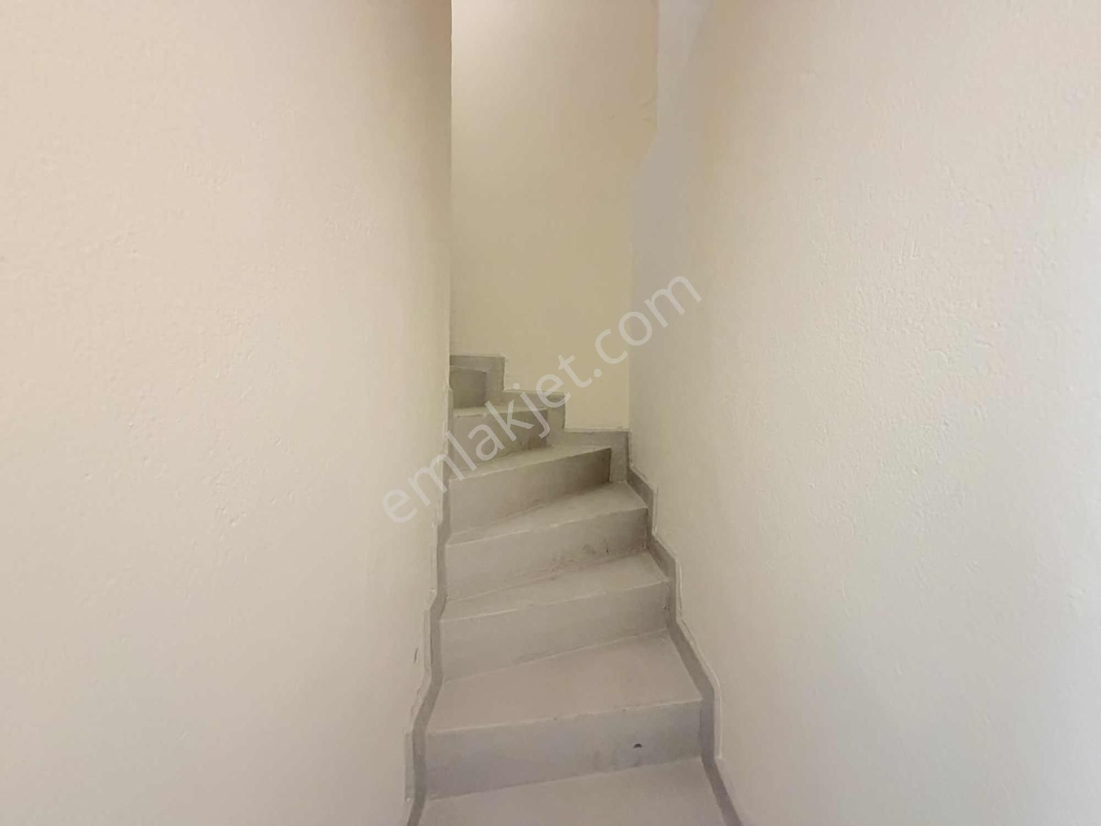 Yeşil Alan Manzaralı Dublex Teraslı 4+1 180 M2 Metro Dibi Daire - Görsel 5