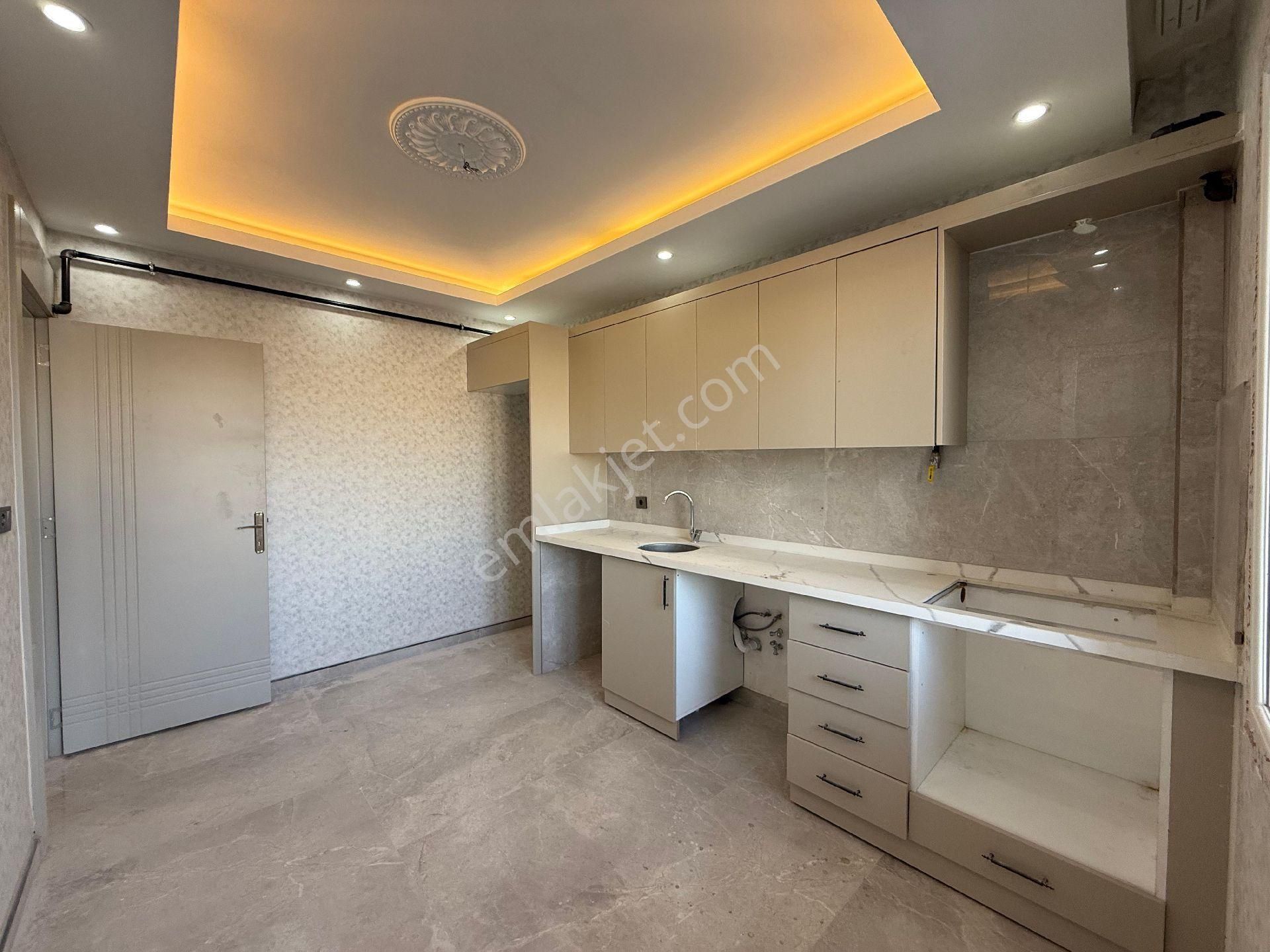 Bilge Emlaktan 75.yılda Satlık 2+1 Daire