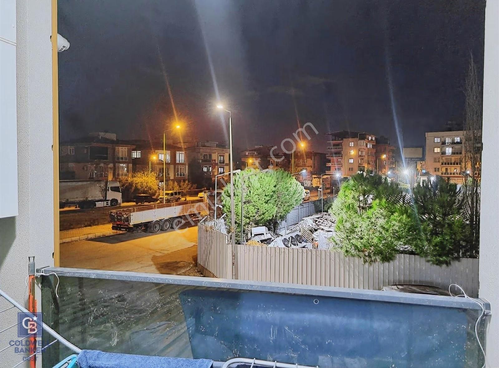 Menderes Cüneytbey Mahallesi Havuzlu Sitede Eşyalı 1+1 Kiralık - Görsel 29