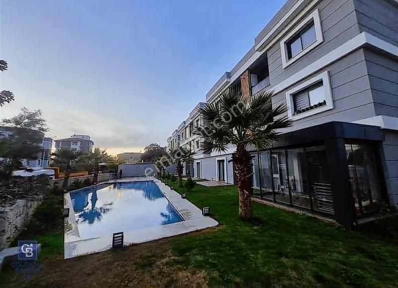 Menderes Cüneytbey Mahallesi Havuzlu Sitede Eşyalı 1+1 Kiralık - Görsel 4