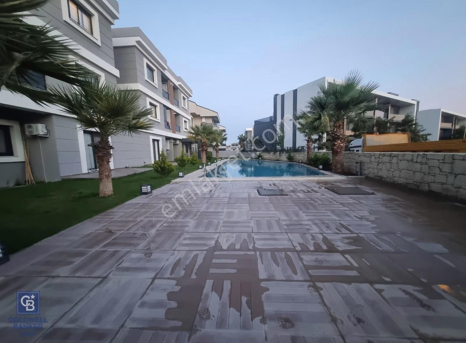 Menderes Cüneytbey Mahallesi Havuzlu Sitede Eşyalı 1+1 Kiralık - Görsel 12