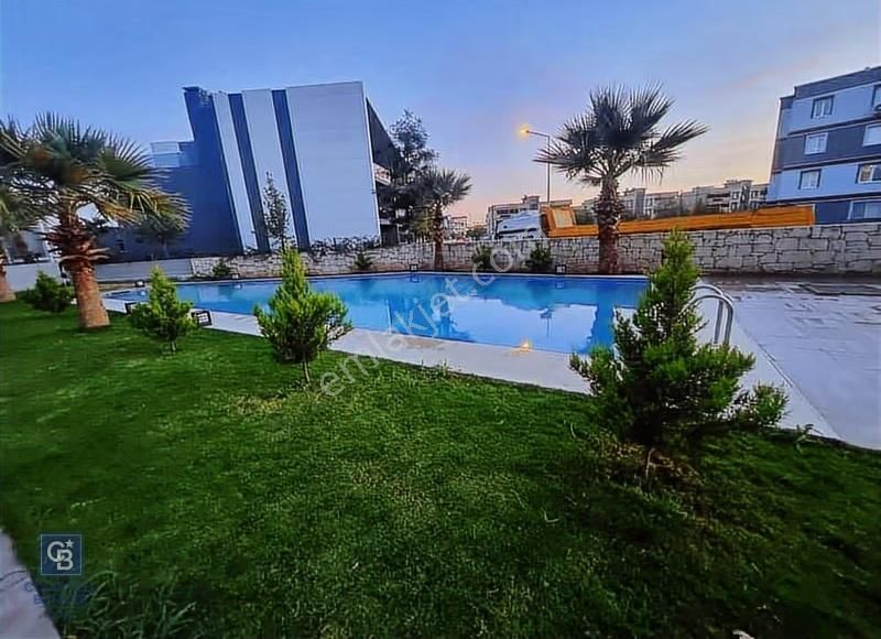 Menderes Cüneytbey Mahallesi Havuzlu Sitede Eşyalı 1+1 Kiralık - Görsel 9