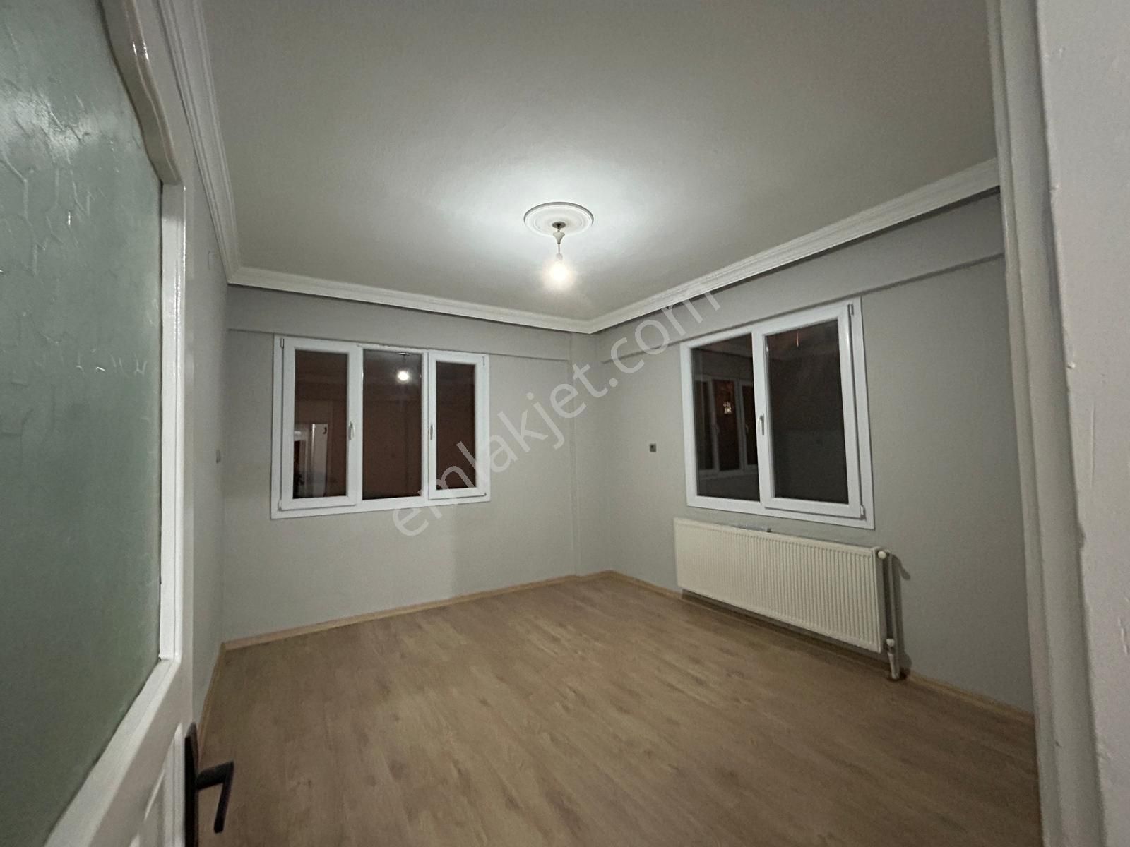 Menemen Uğur Mumcu Mahallesi Kiralık Bahçeli 3+1 Daire - Görsel 3