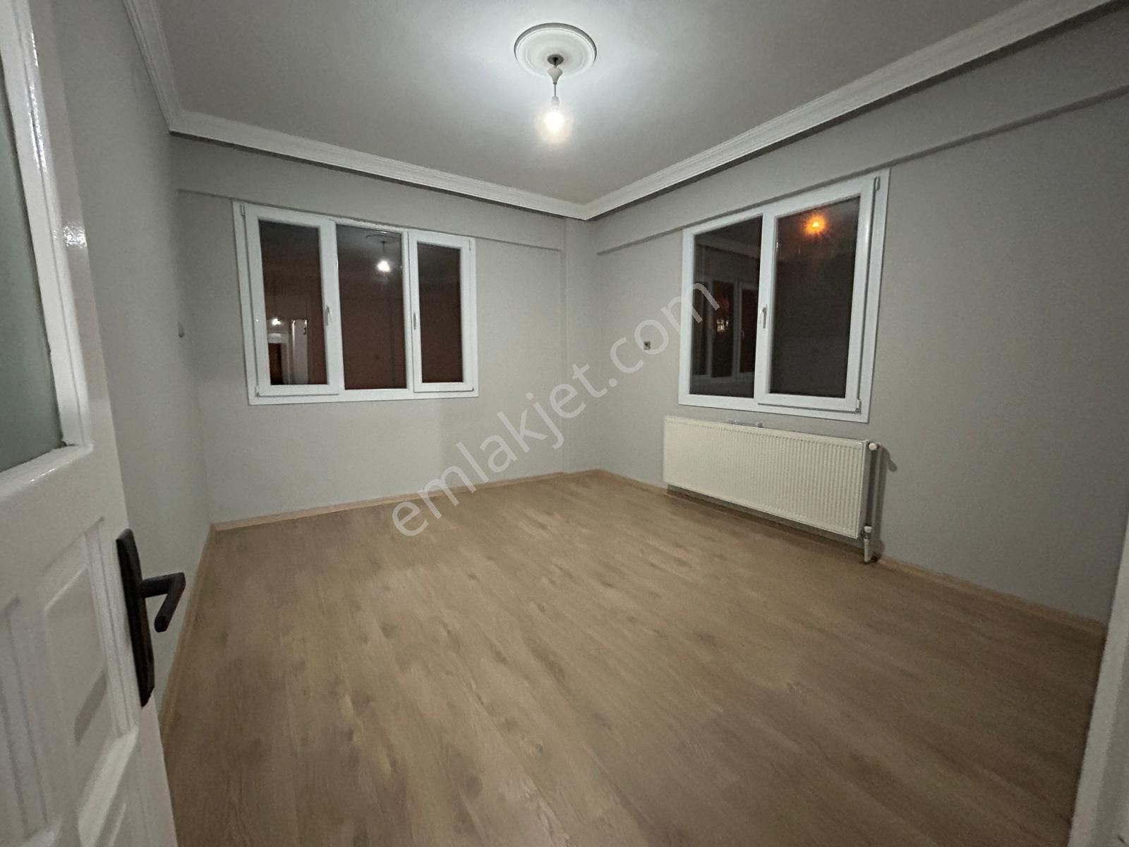 Menemen Uğur Mumcu Mahallesi Kiralık Bahçeli 3+1 Daire - Görsel 2