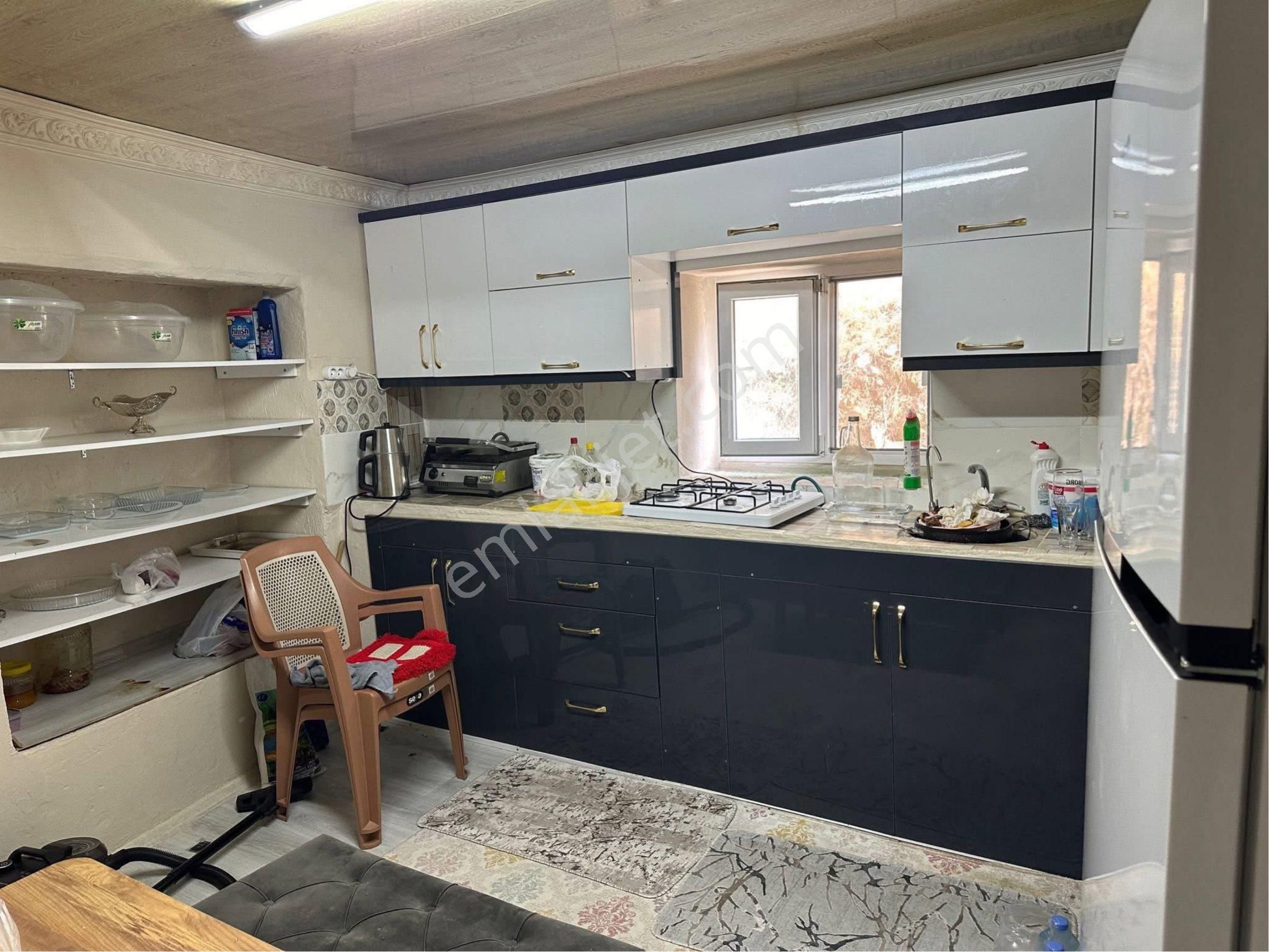 Fiyat Düştü Söke Kisir Köyü İçinde Satılık Bakımlı 126 M2 Taş Köy Evi