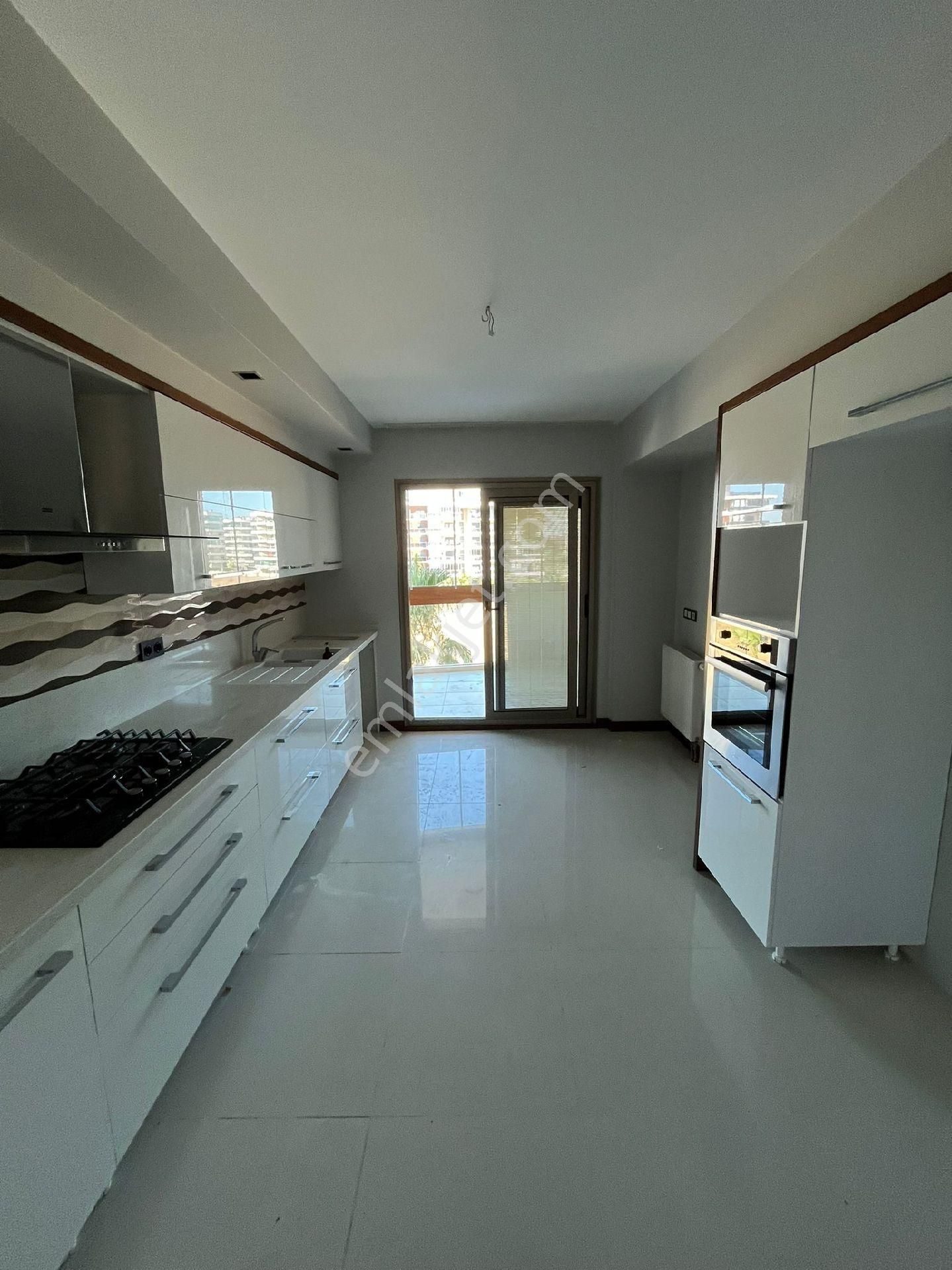 Gaziemirde Site İçerisinde Kiralık Daire - Görsel 3