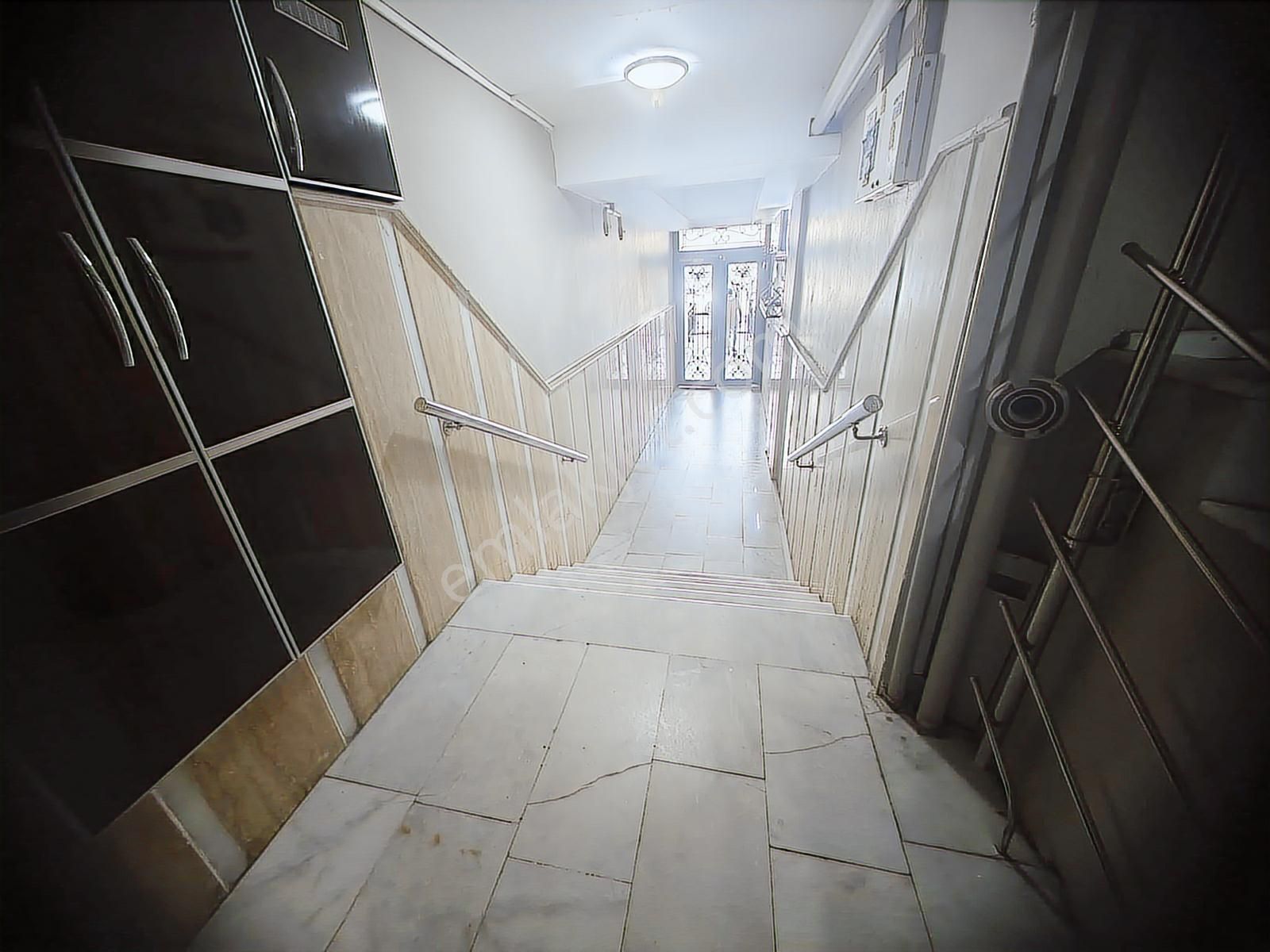 Göztepe Metro Yakını Otoparklı Doğalgazlı Köşe 2.arakat 3+1 - Görsel 31