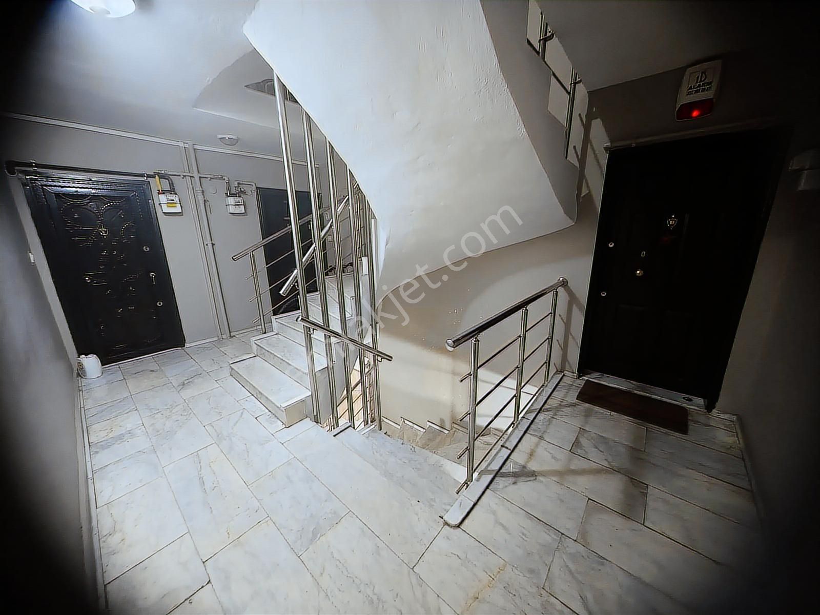 Göztepe Metro Yakını Otoparklı Doğalgazlı Köşe 2.arakat 3+1 - Görsel 30