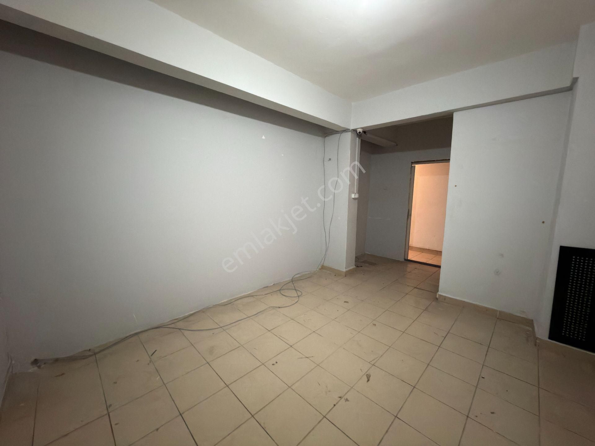 Güneşli Mahallesinde Düz Giriş Kiralık Dükkan - Görsel 5