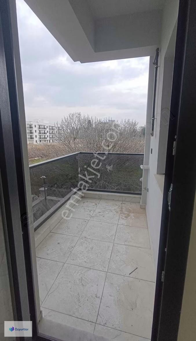 Özyurtlar'dan Muradiye'de Otoparklı Ara Kat - Görsel 3