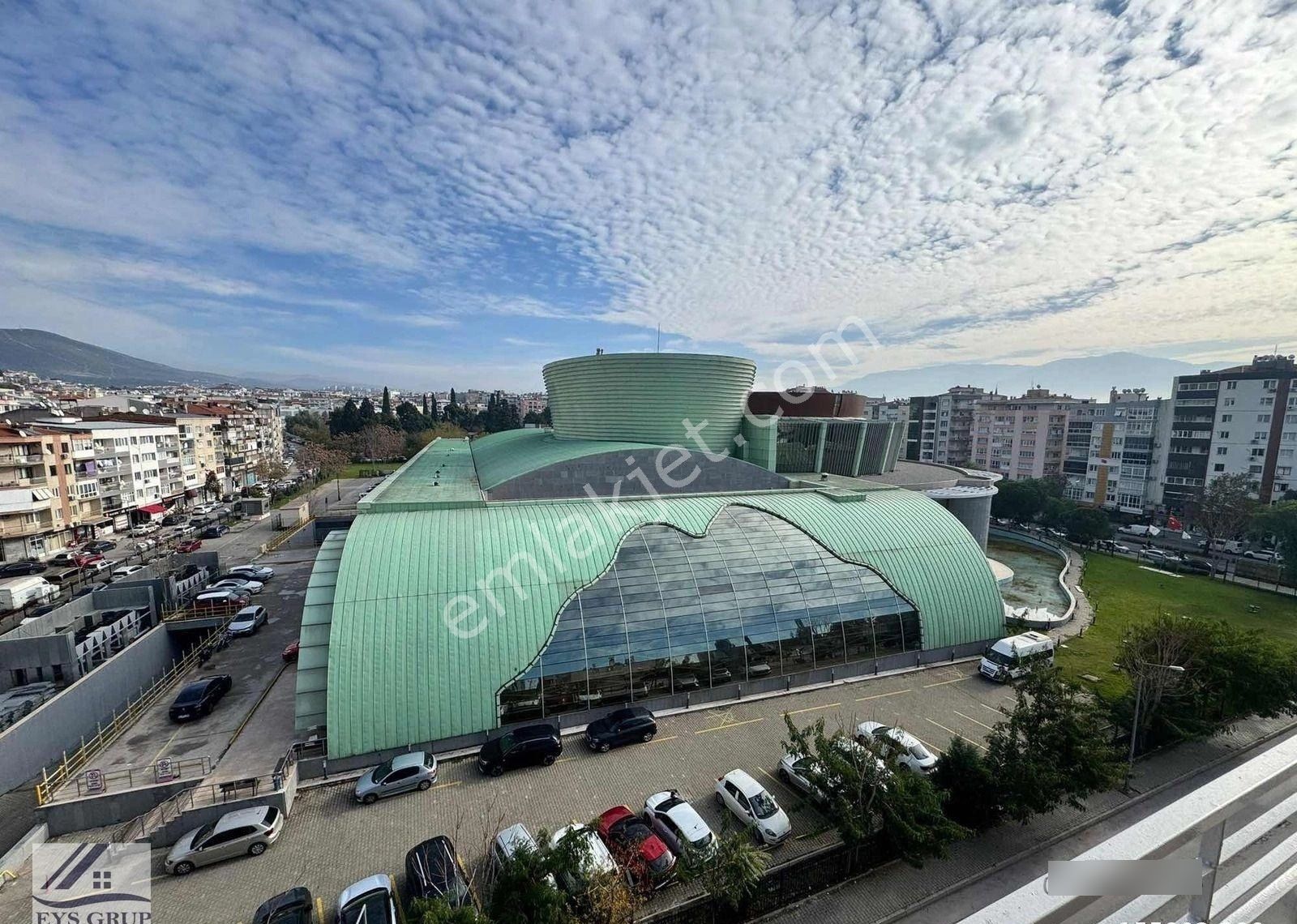 Bornovada Cadde Üzeri 3+1 140m2 Arakat Asansör Otoparklı Daire