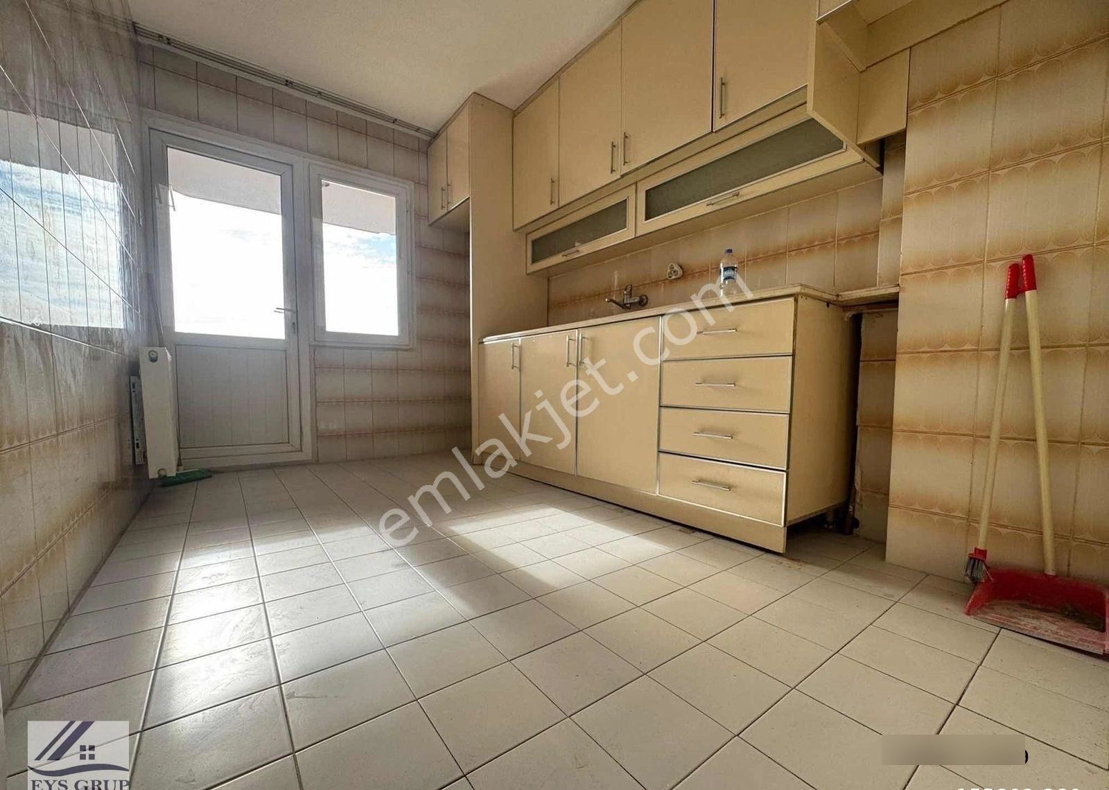 Bornovada Cadde Üzeri 3+1 140m2 Arakat Asansör Otoparklı Daire - Görsel 15