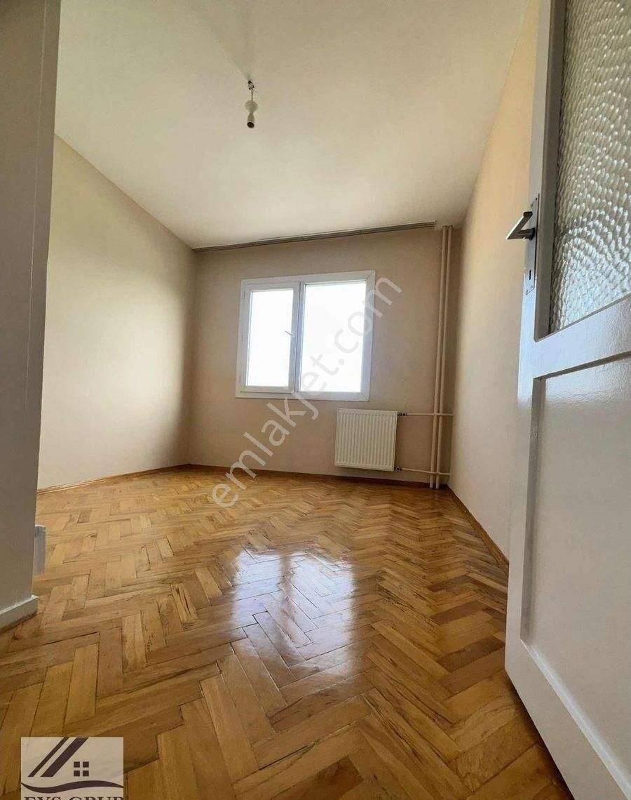 Bornovada Cadde Üzeri 3+1 140m2 Arakat Asansör Otoparklı Daire - Görsel 16