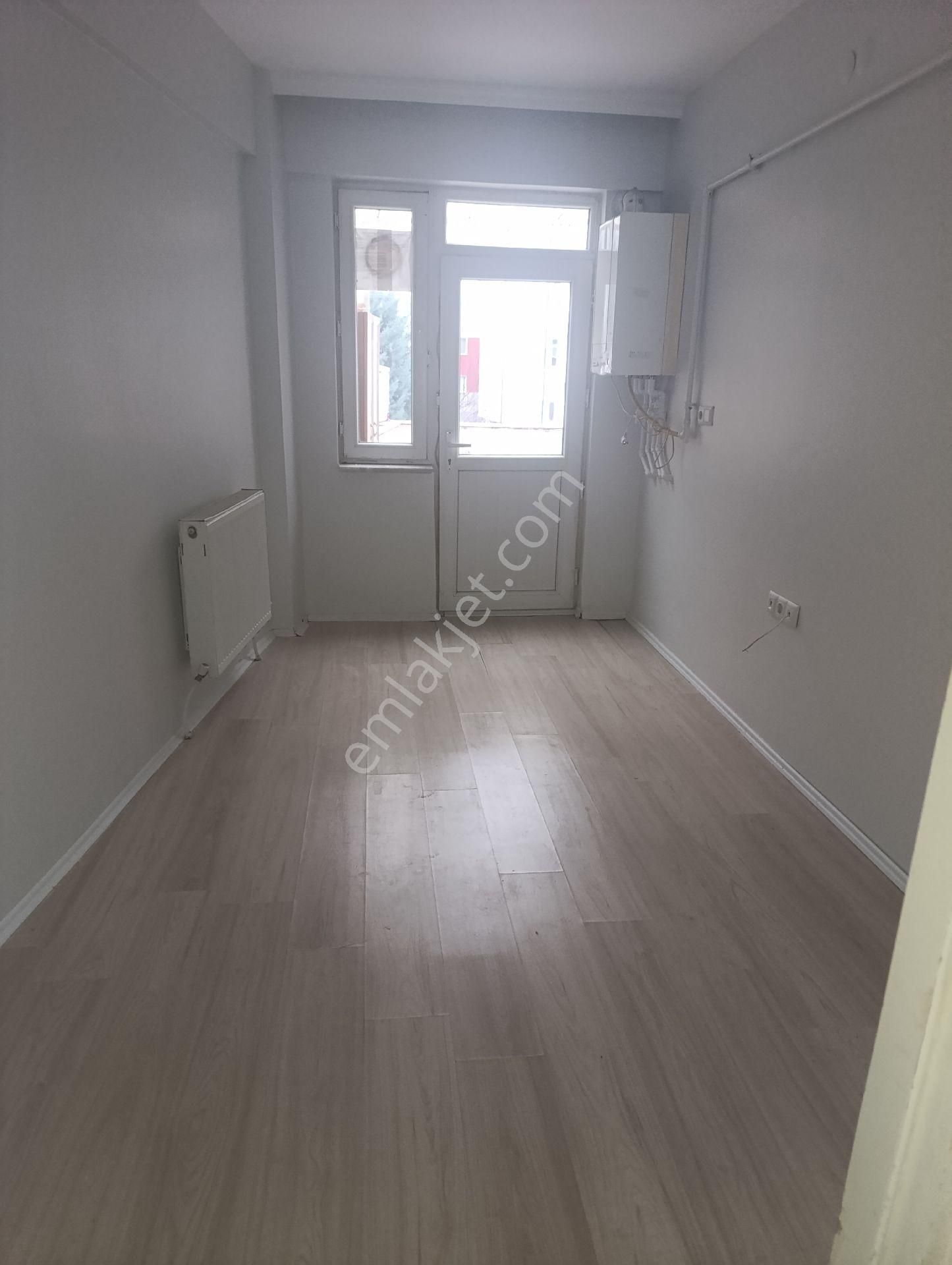 Derman Cd Üstü 1+1 Teraslı Ayrı Mutfaklı Daire Kombili - Görsel 7