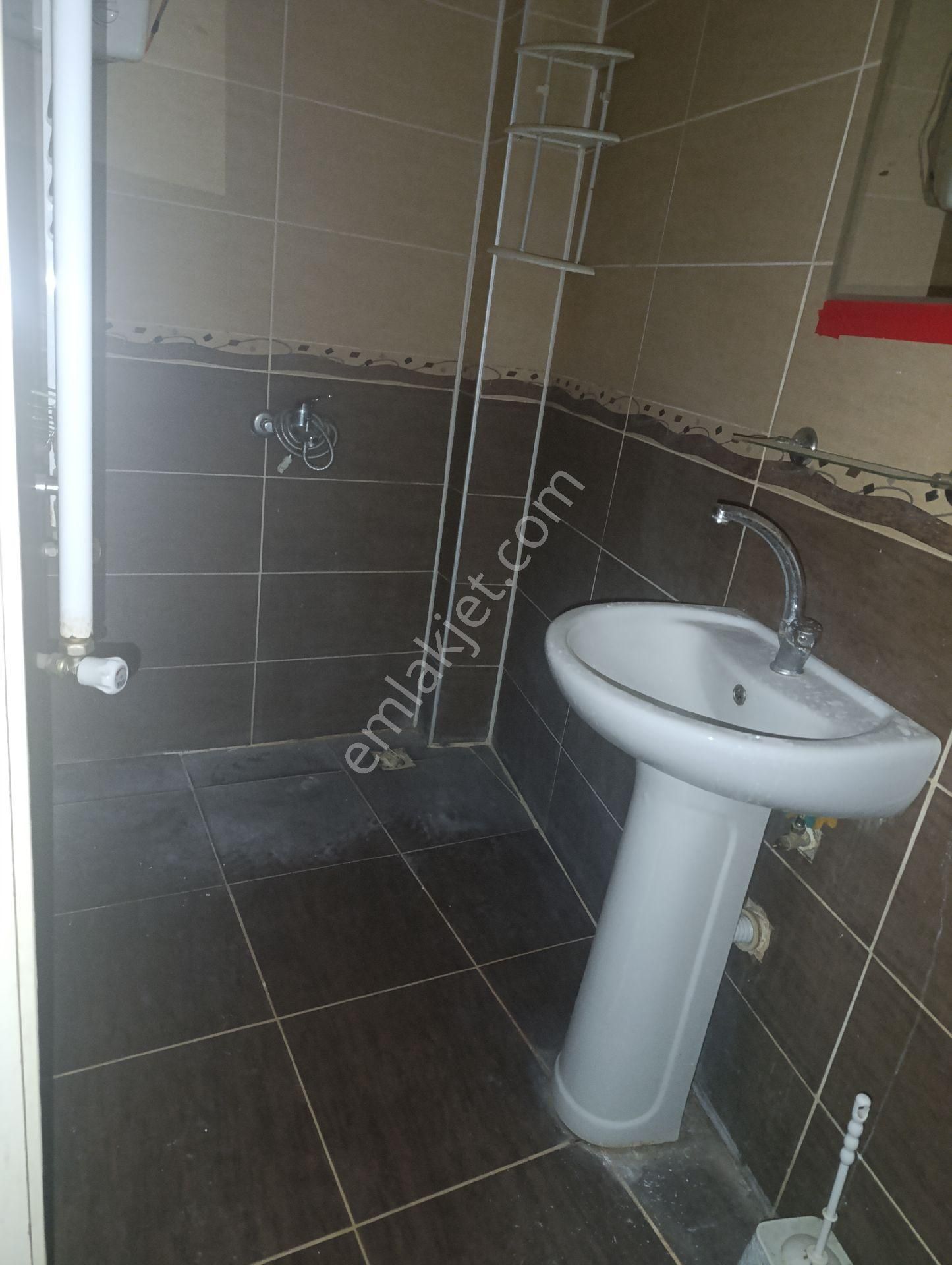 Derman Cd Üstü 1+1 Teraslı Ayrı Mutfaklı Daire Kombili - Görsel 10