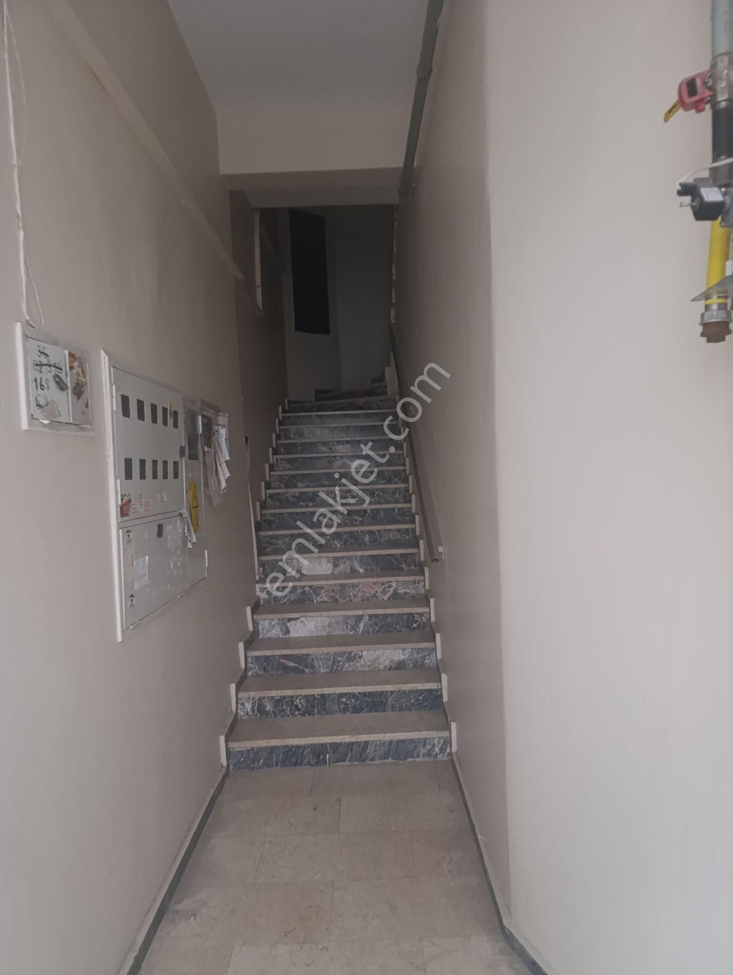 Derman Cd Üstü 1+1 Teraslı Ayrı Mutfaklı Daire Kombili - Görsel 2