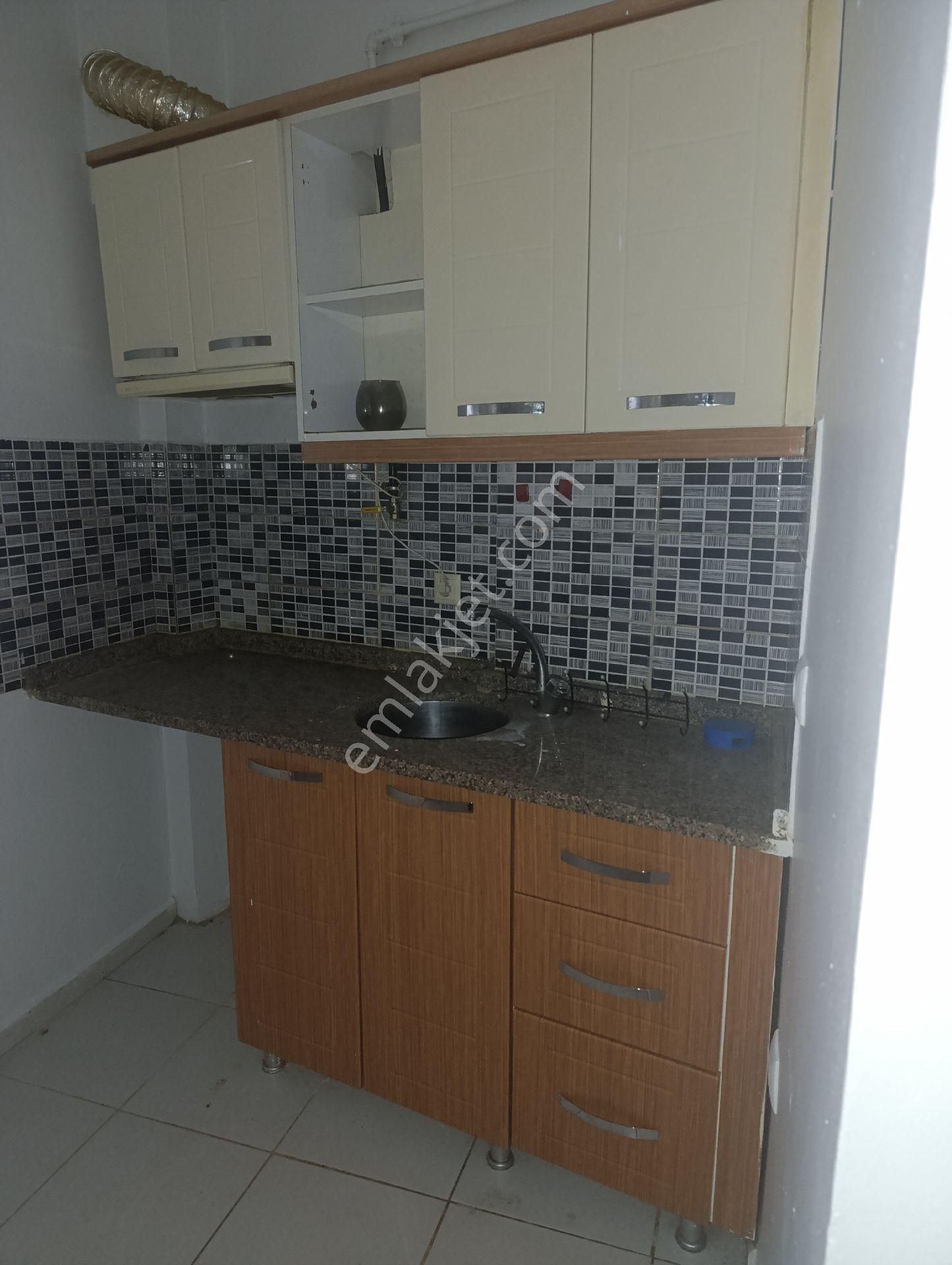 Derman Cd Üstü 1+1 Teraslı Ayrı Mutfaklı Daire Kombili - Görsel 9