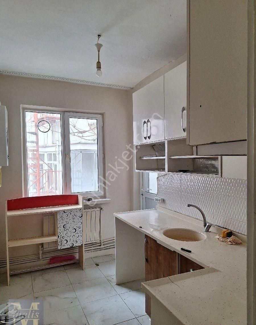 Hacıseyit Mahallesi Sakarya Cd Sokagında 2+1 Kombili Daire