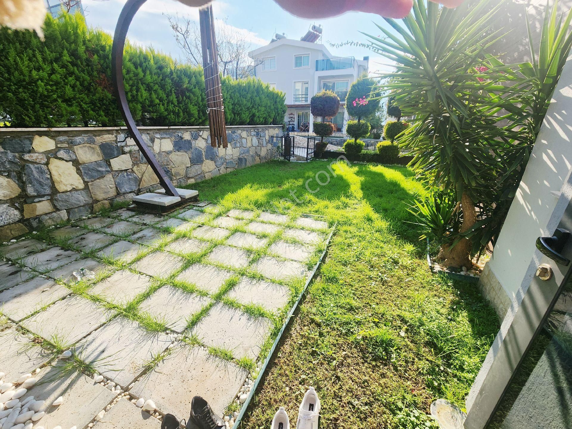 Kuşadası Soğucak Satılık Harika Havuzlu Sitede Villa - Görsel 4