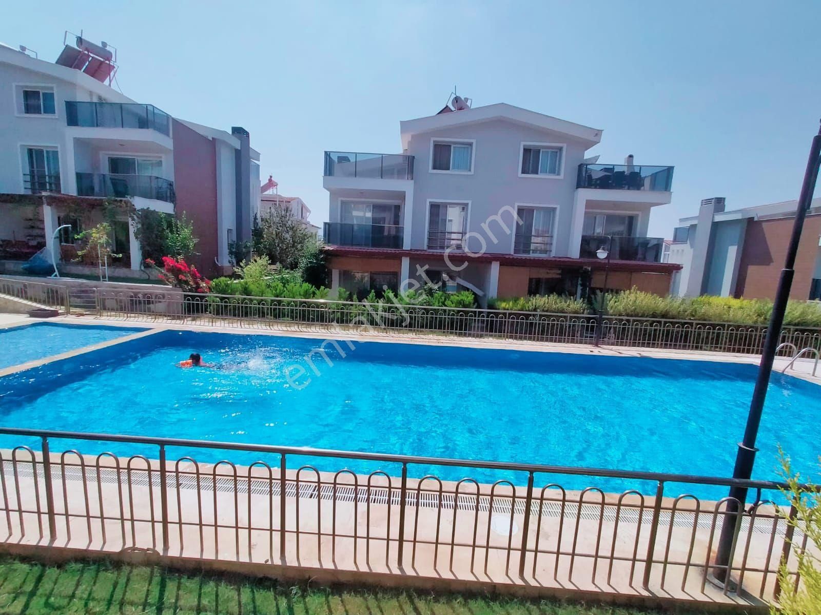 Kuşadası Soğucak Satılık Harika Havuzlu Sitede Villa - Görsel 2