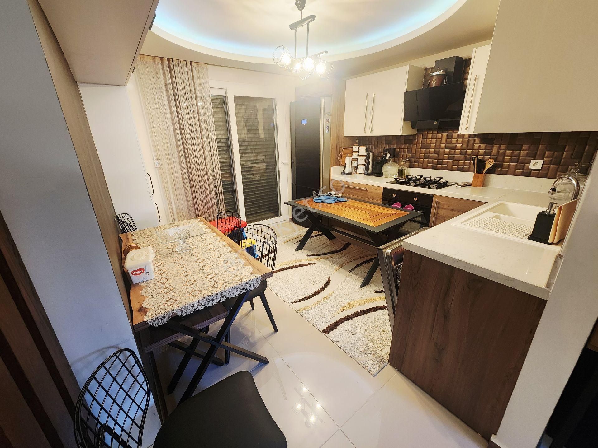 Kuşadası Soğucak Satılık Harika Havuzlu Sitede Villa - Görsel 12