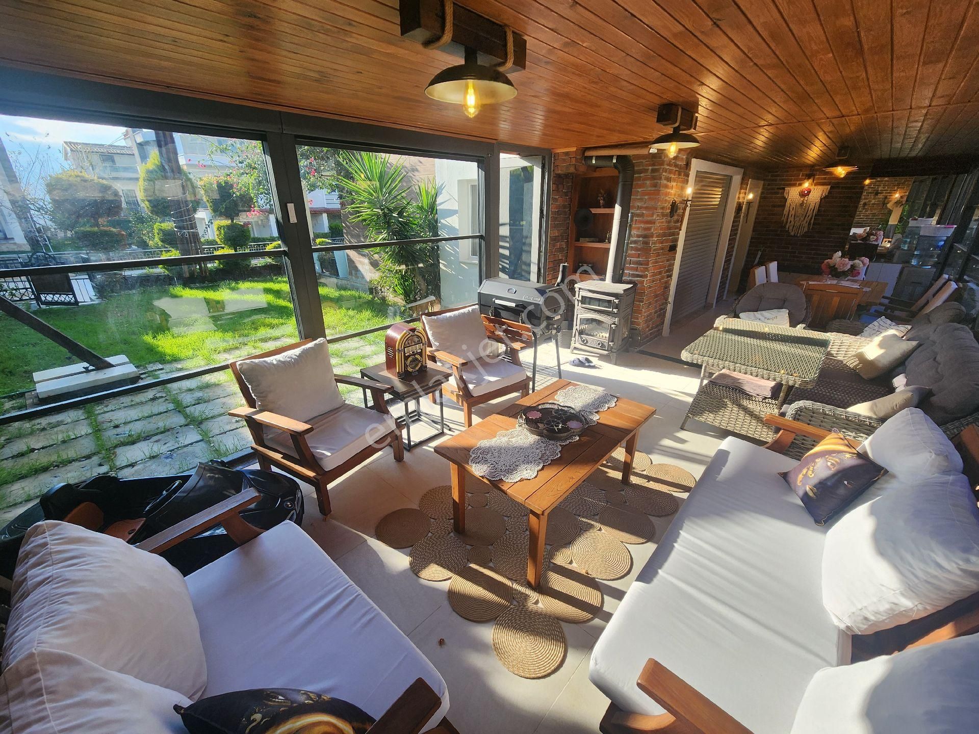 Kuşadası Soğucak Satılık Harika Havuzlu Sitede Villa - Görsel 7