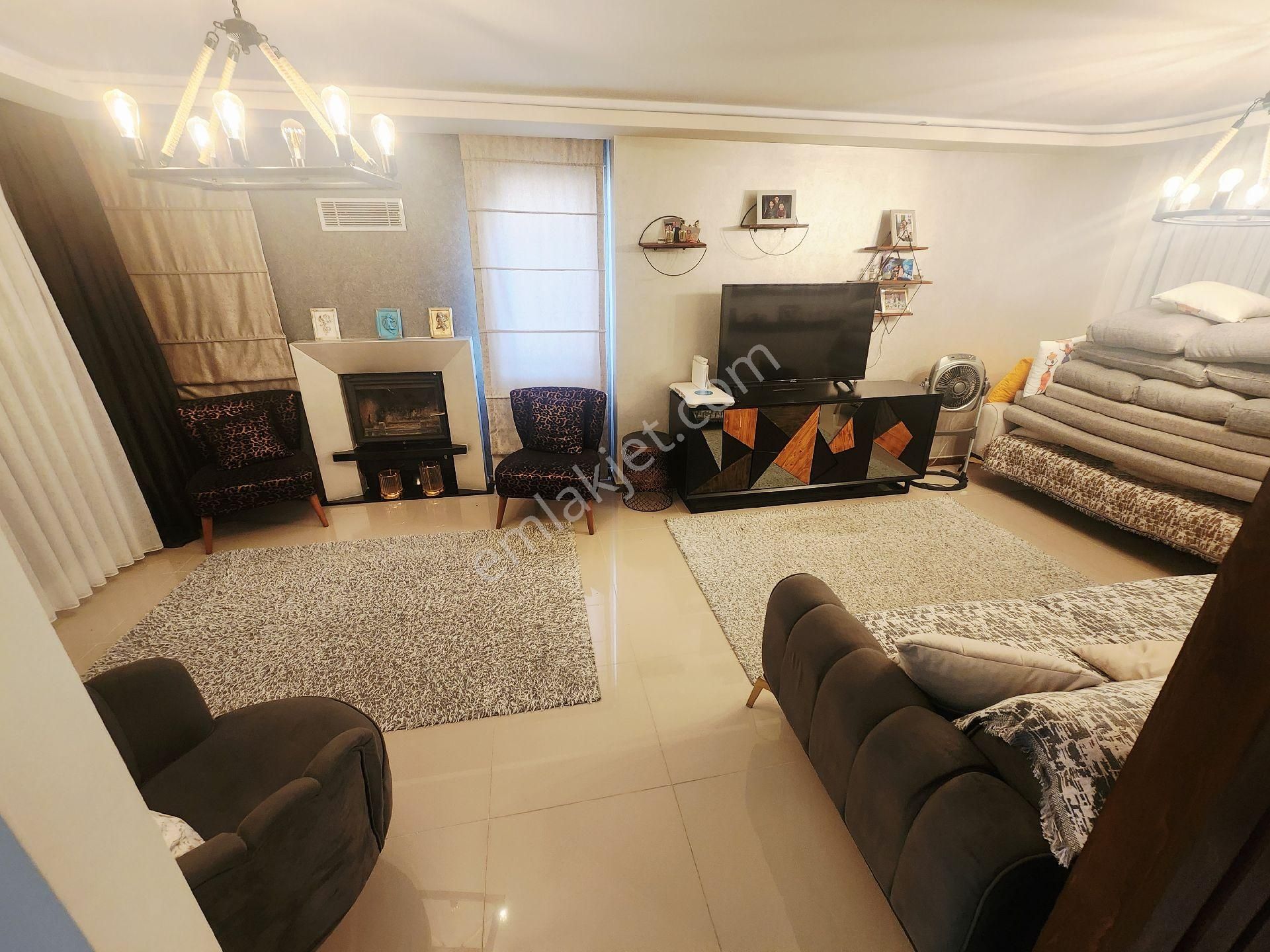 Kuşadası Soğucak Satılık Harika Havuzlu Sitede Villa - Görsel 15