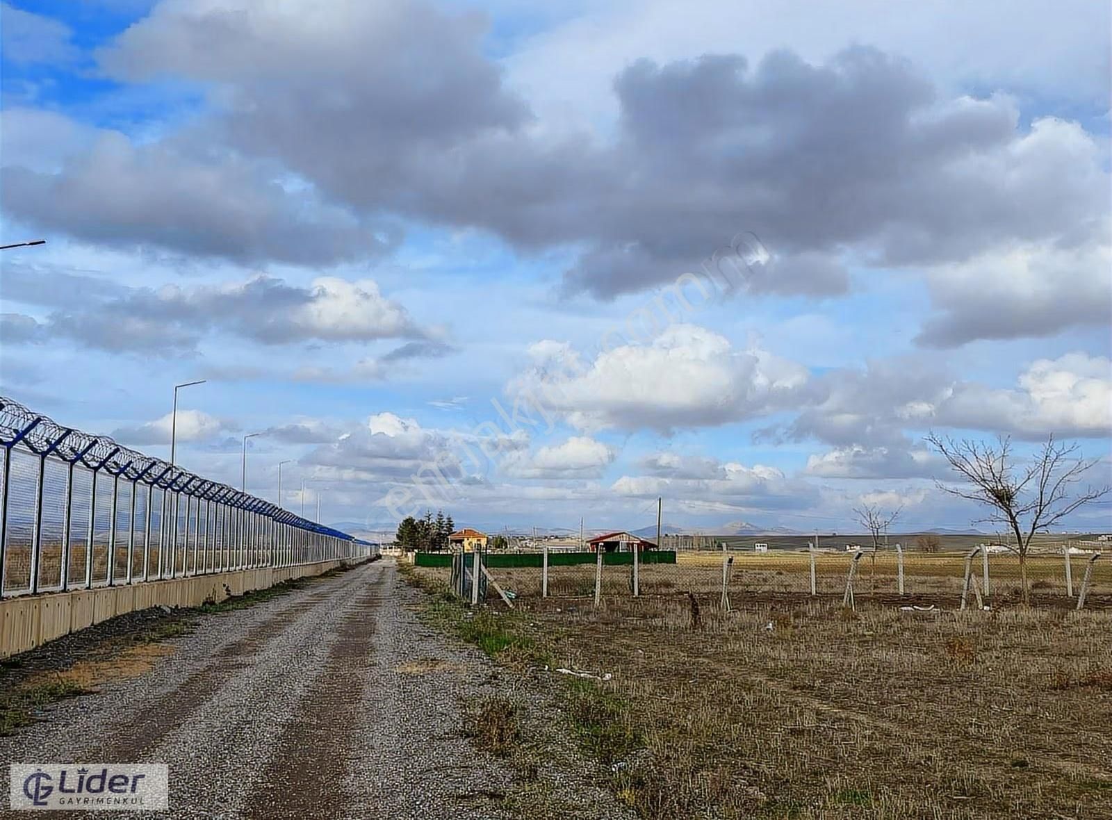 /lider Gayrimenkul'den Büğdüz Mah 291m2 Villa İmarlı Arsa /