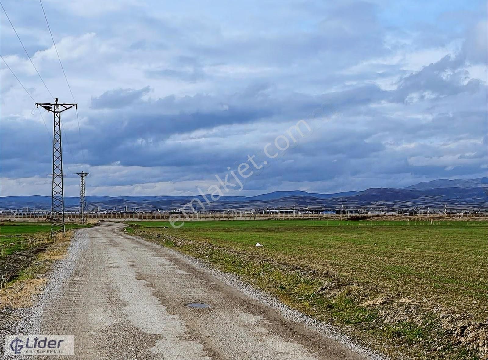 /lider Gayrimenkul'den Büğdüz Mah 291m2 Villa İmarlı Arsa / - Görsel 3