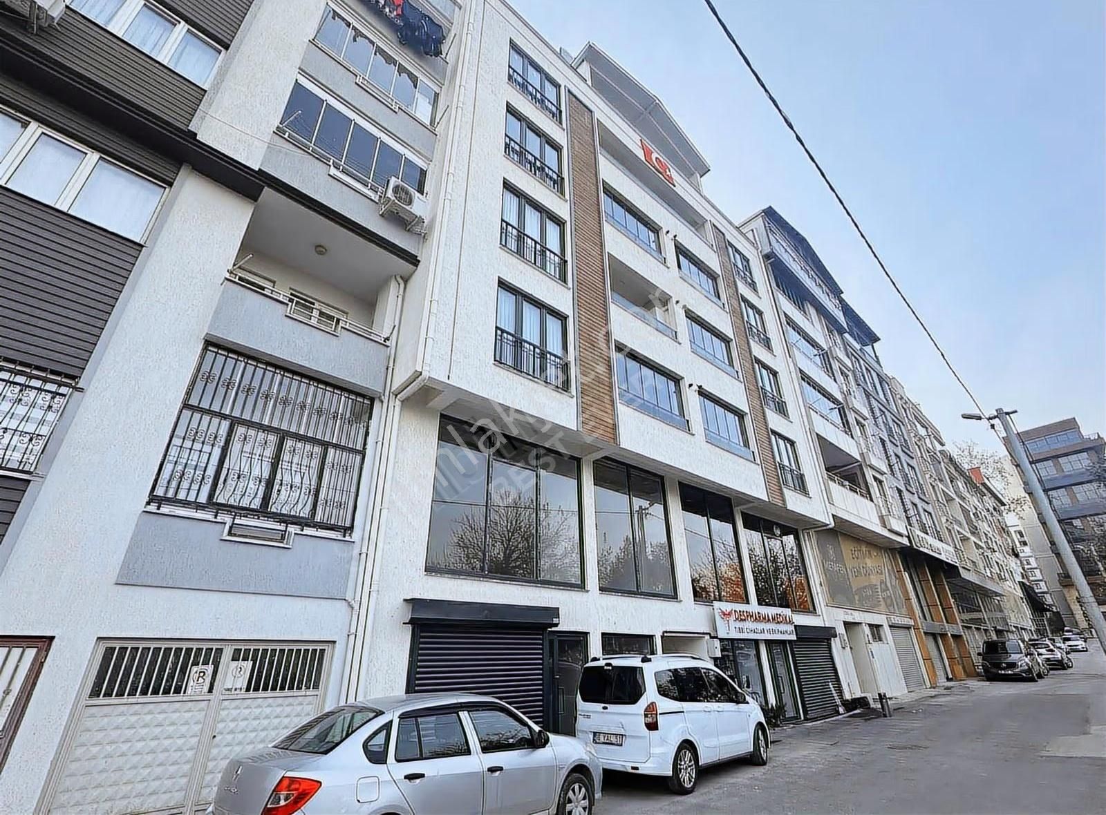 Beşevler'de Sıfır 3+1 Dubleks Daire