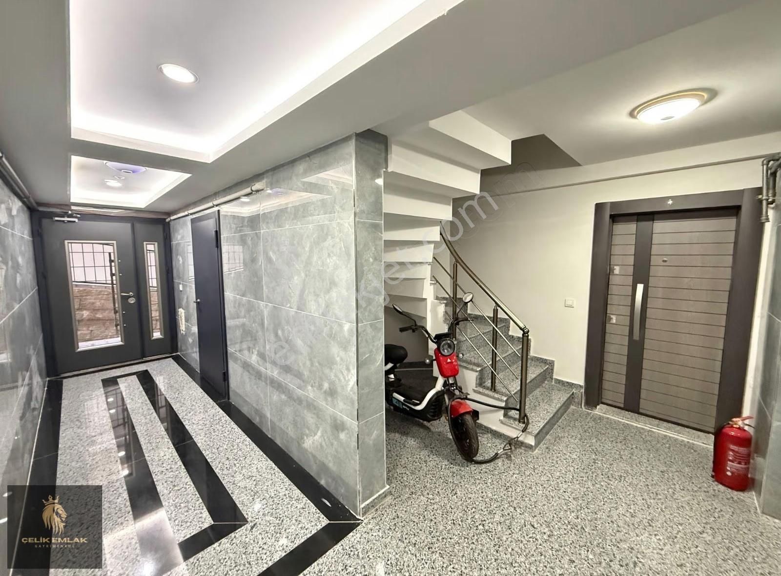 Ümraniye Çarşı İstiklal Sıfır 2+1 İskanlı Metro Yanında - Görsel 11