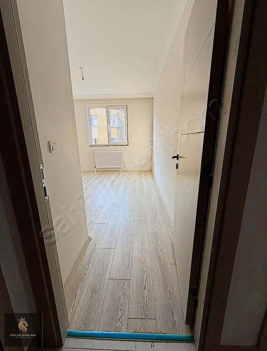 Ümraniye Çarşı İstiklal Sıfır 2+1 İskanlı Metro Yanında - Görsel 19