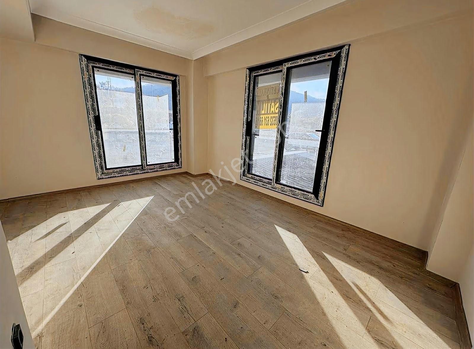 Gazipaşada Havuzlu Deniz Gören Site İçerisinde Manzaralı Dubleks - Görsel 16