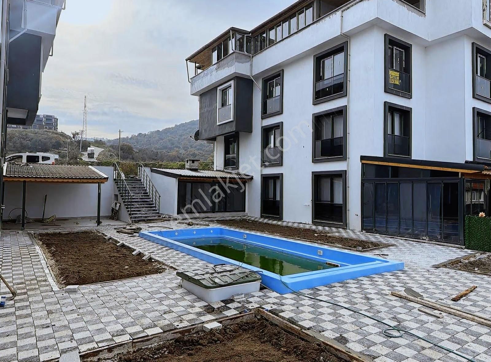 Gazipaşada Havuzlu Deniz Gören Site İçerisinde Manzaralı Dubleks