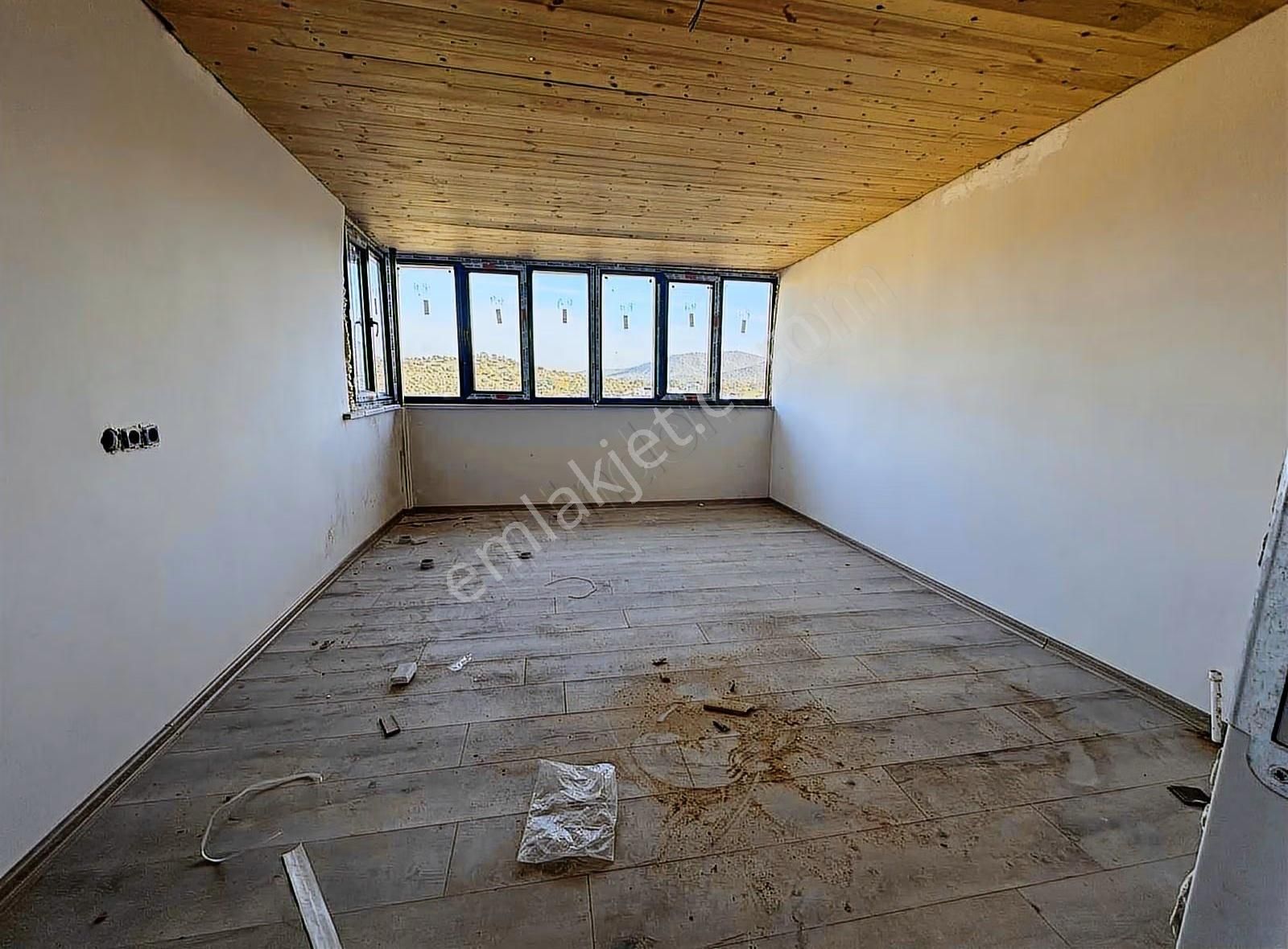 Gazipaşada Havuzlu Deniz Gören Site İçerisinde Manzaralı Dubleks - Görsel 12