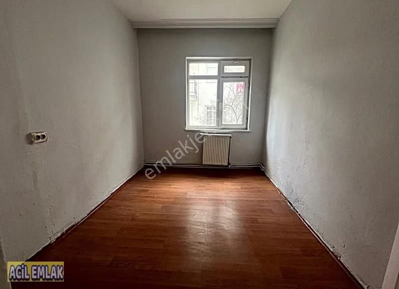 Acil Emlaktan Kalaba Nesrin Sokakta Bağımsız Salon Ön Cephe - Görsel 13