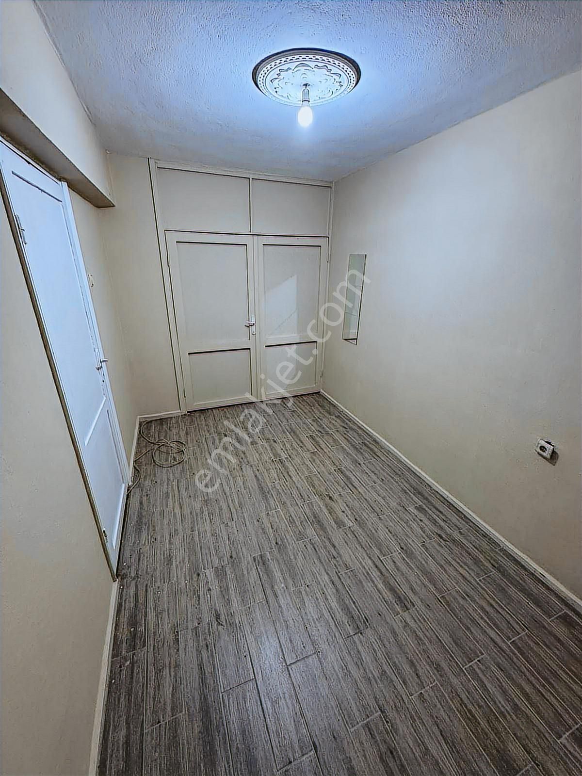 Bornova Küçükparkta Çok İyi Konumda Satılık 3+1 Daire - Görsel 7