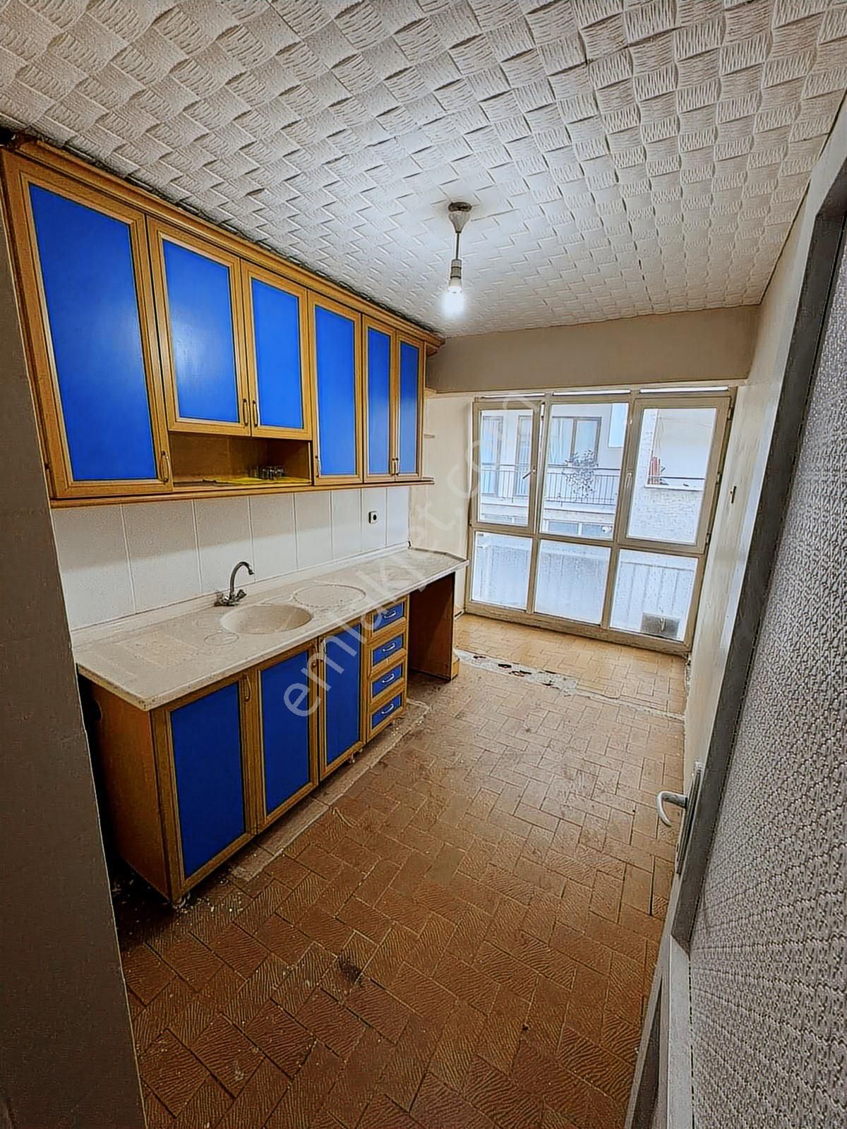 Bornova Küçükparkta Çok İyi Konumda Satılık 3+1 Daire - Görsel 9