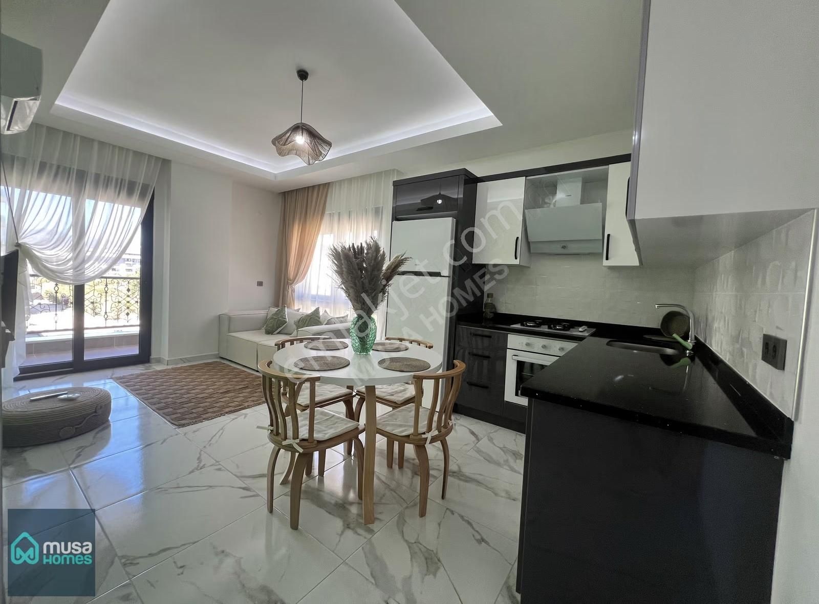 Alanya Mahmutlarda Merkezi Konumda Denize 600 M Full Eşyalı 1+1 - Görsel 9