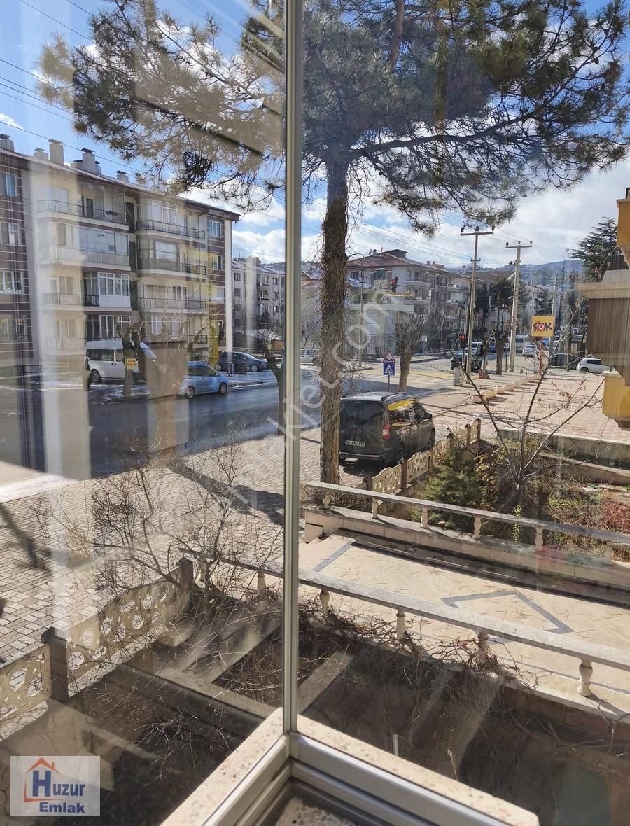 Güvenevler Mah.muhteşem Lokasyanda İçi Yapılı 3+1 Satılık Daire - Görsel 20