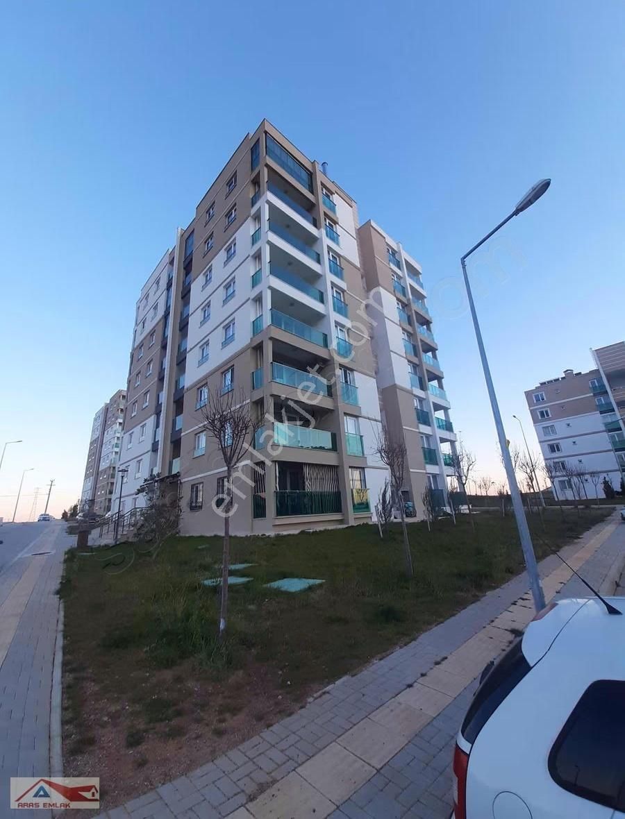 Tokide Site İçi Köşe Başında 2+1 Boyası Yapılacak Ara Kat Ferah