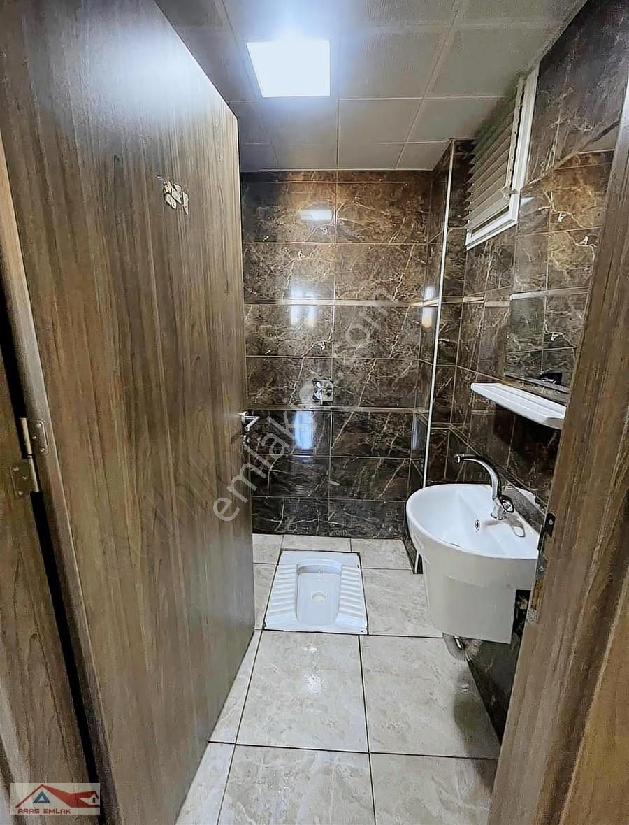 Tokide Site İçinde Kaçmaz Kısmı Eşyalı Katta Geniş Daire - Görsel 2