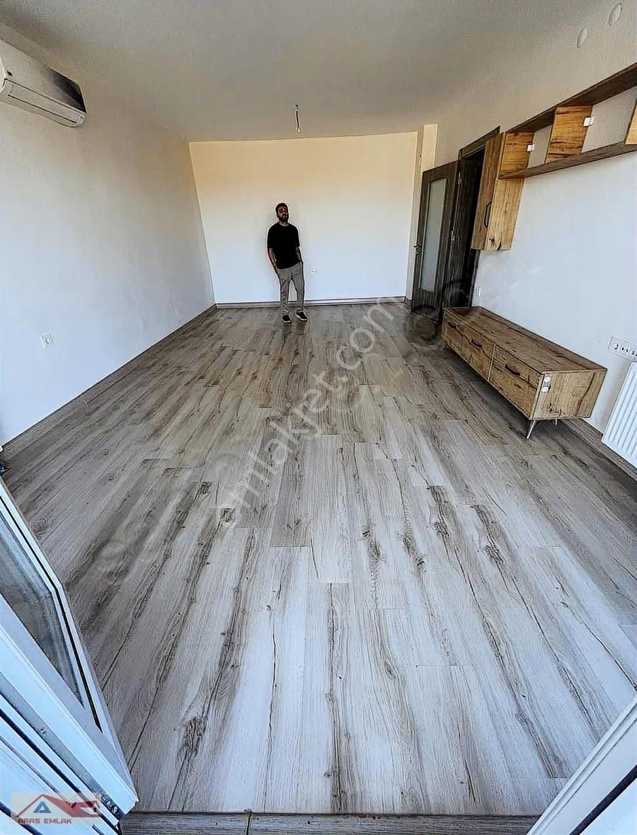 Tokide Site İçinde Kaçmaz Kısmı Eşyalı Katta Geniş Daire - Görsel 3