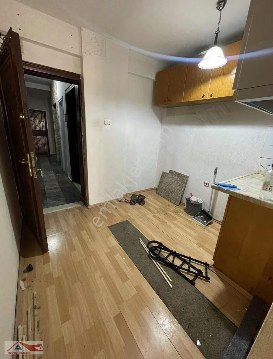 Çarşının Ortasında Katta Asansörlü Ferah Merkezde Daire - Görsel 7