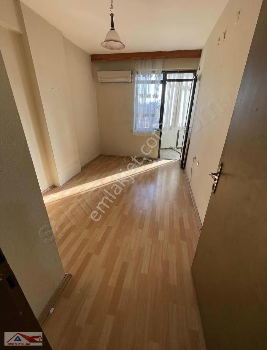 Çarşının Ortasında Katta Asansörlü Ferah Merkezde Daire - Görsel 6