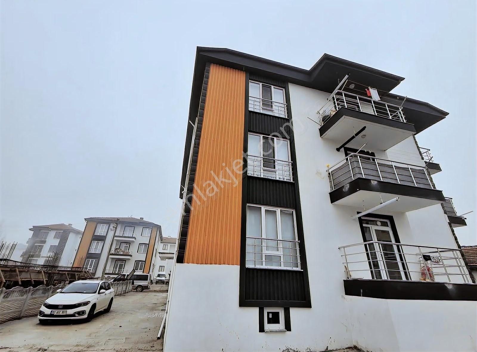 Satılık 3+1 Yeni Lüks Daire Arakat Güney Ebeveyn Kiler Mareşal - Görsel 10