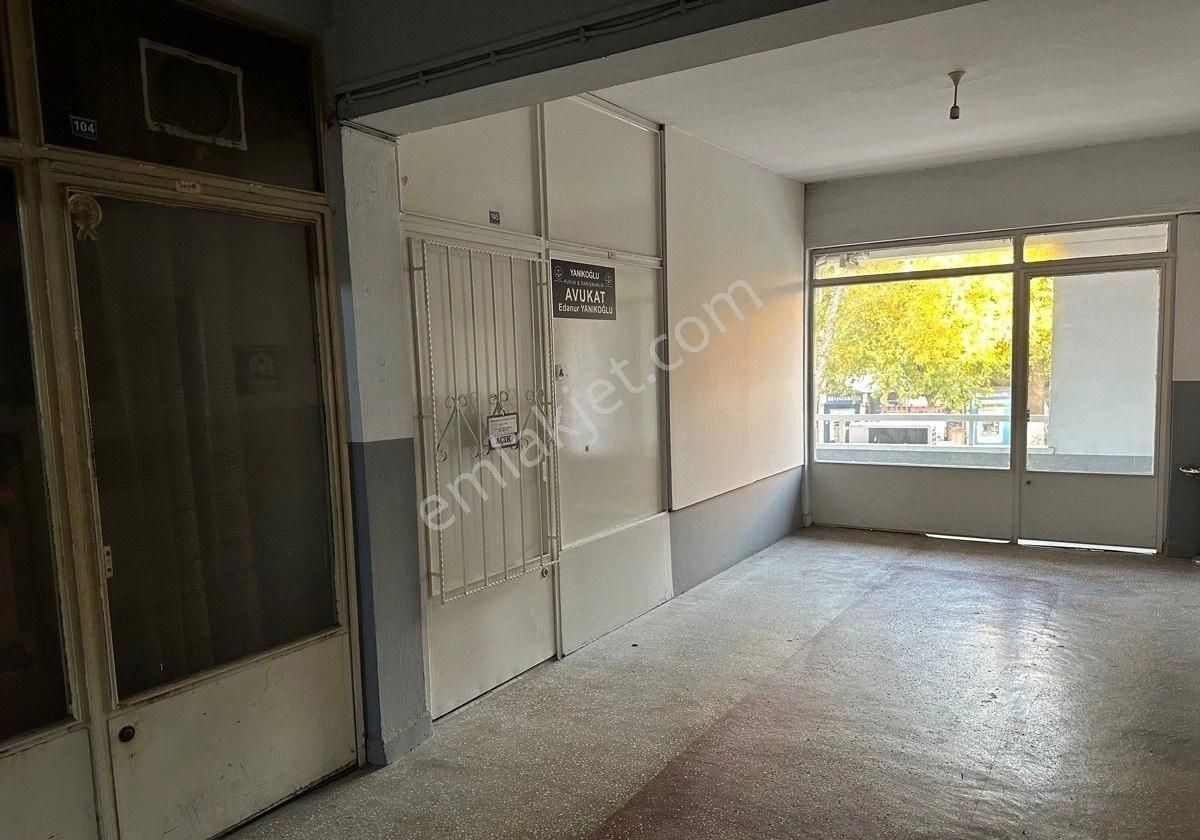 Nazilli'nin Kalbinde Hürriyet Caddesi'nde Satılık 2 Adet Ofis - Görsel 10