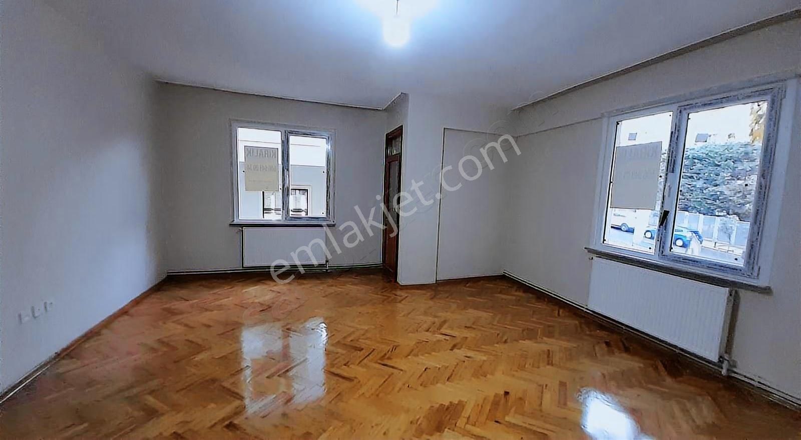 Ataşehir Barajyolu Bulvarda Balkonlu Az Katlı Aile Binasda 3+1 - Görsel 22