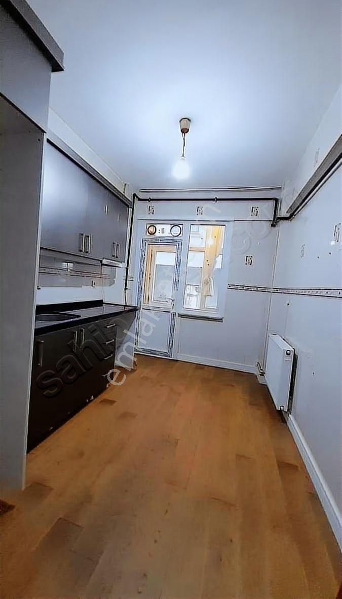 Ataşehir Barajyolu Bulvarda Balkonlu Az Katlı Aile Binasda 3+1 - Görsel 9